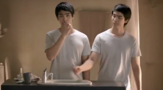 คุณเลือกข้างไหน