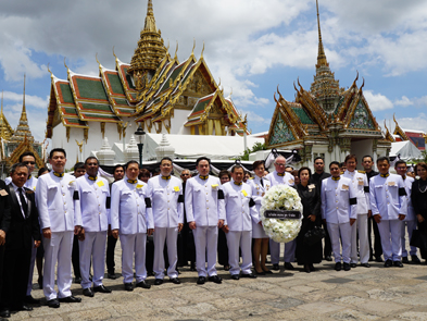 กลุ่มปูนอินทรีร่วมเป็นเจ้าภาพบำเพ็ญกุศลสวดพระอภิธรรมพระบรมศพ