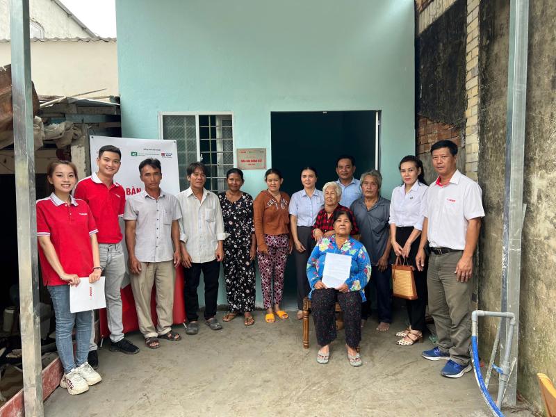 INSEE VIETNAM SPONSORED AND HANDED OVER 11 “LOW-INCOME” HOUSES IN KIEN GIANG PROVINCE, SPREADING HUMANITARIAN VALUES TO THE COMMUNITY